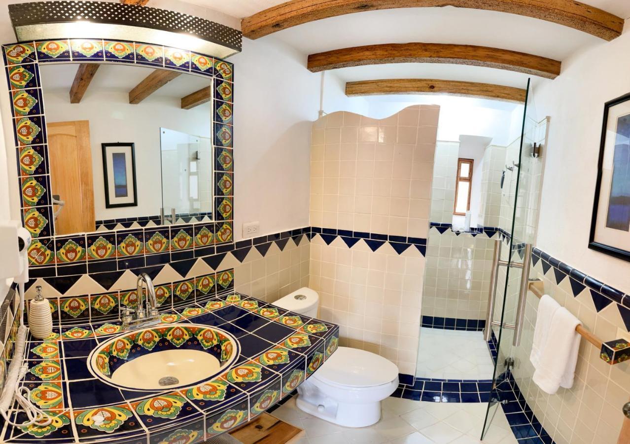 La Casa Veintidos Bed & Breakfast *