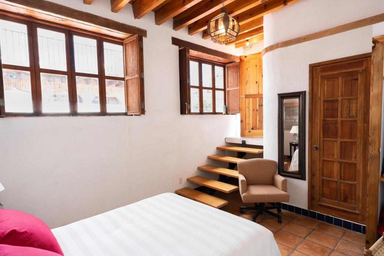 La Casa Veintidos Bed & Breakfast
