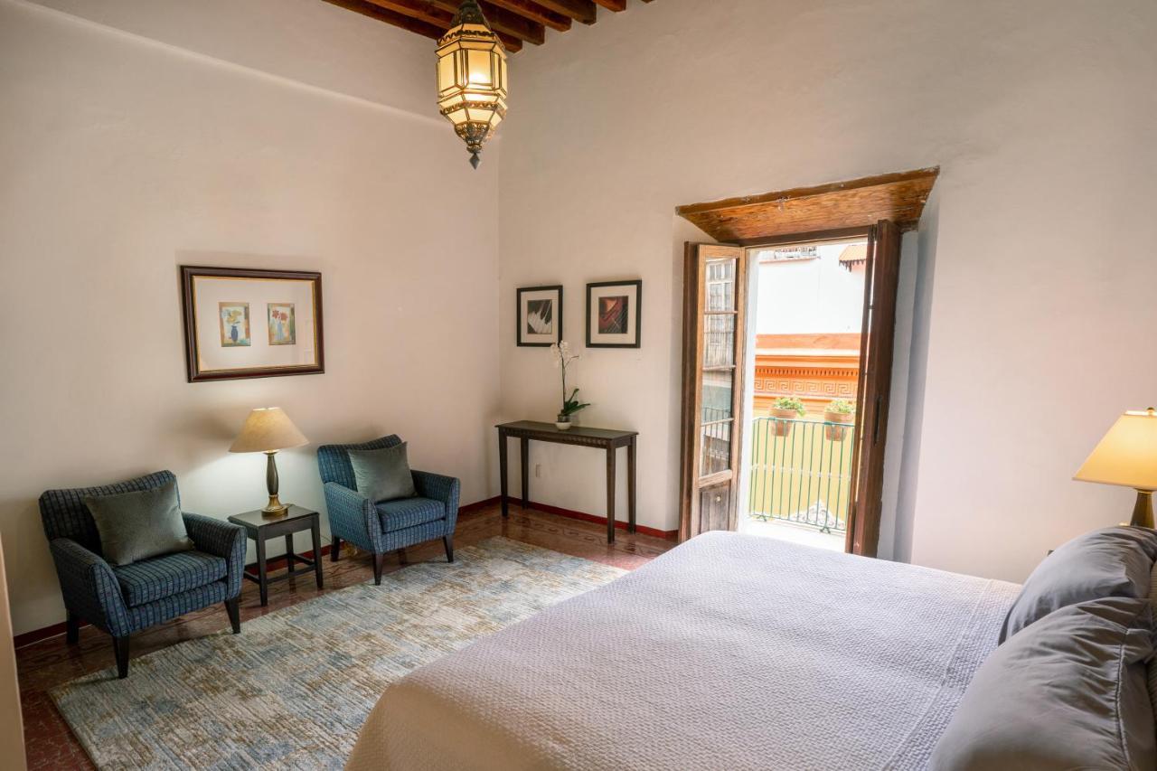 La Casa Veintidos Bed & Breakfast *